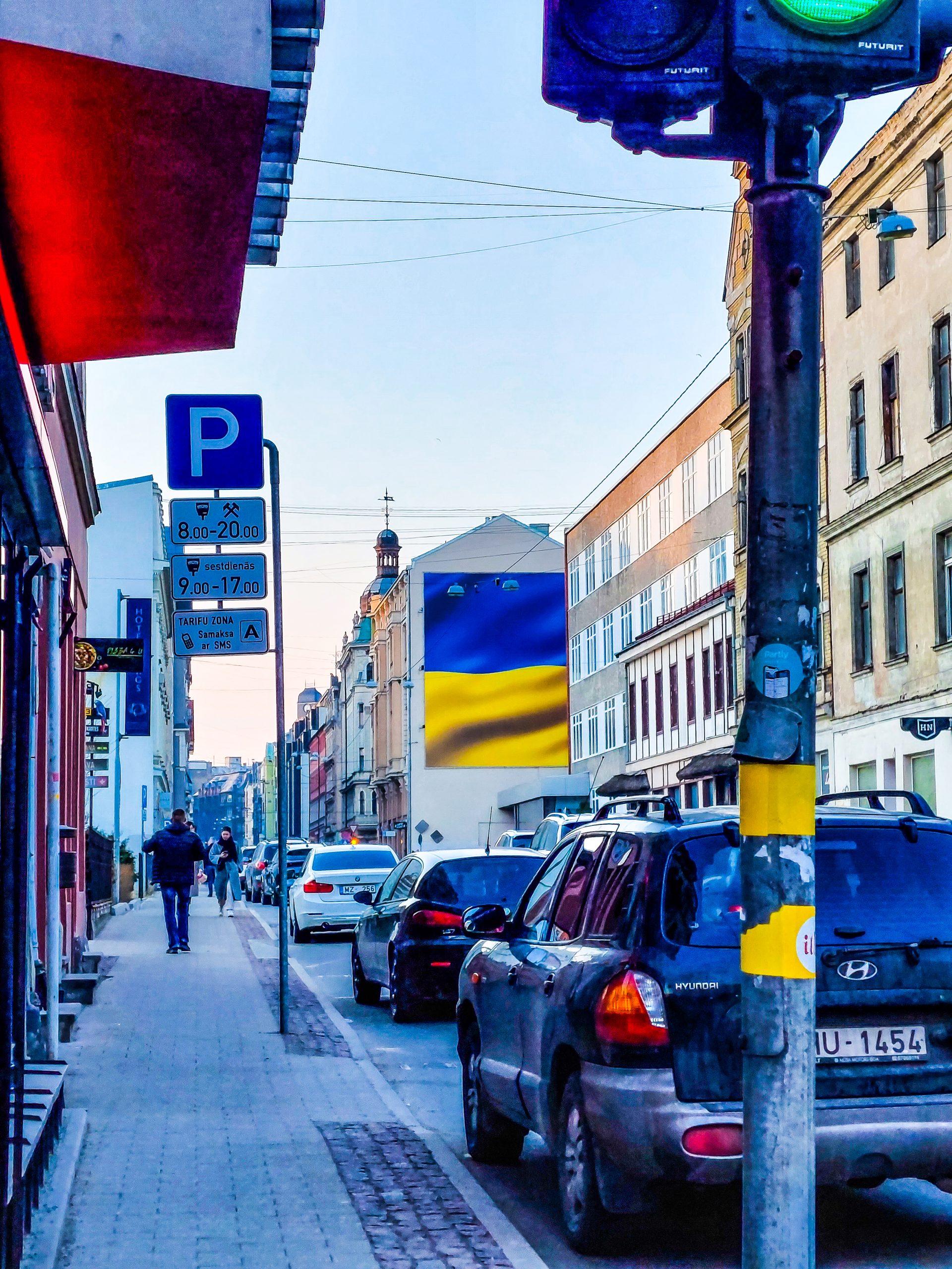 Bandiere ucraine a Riga