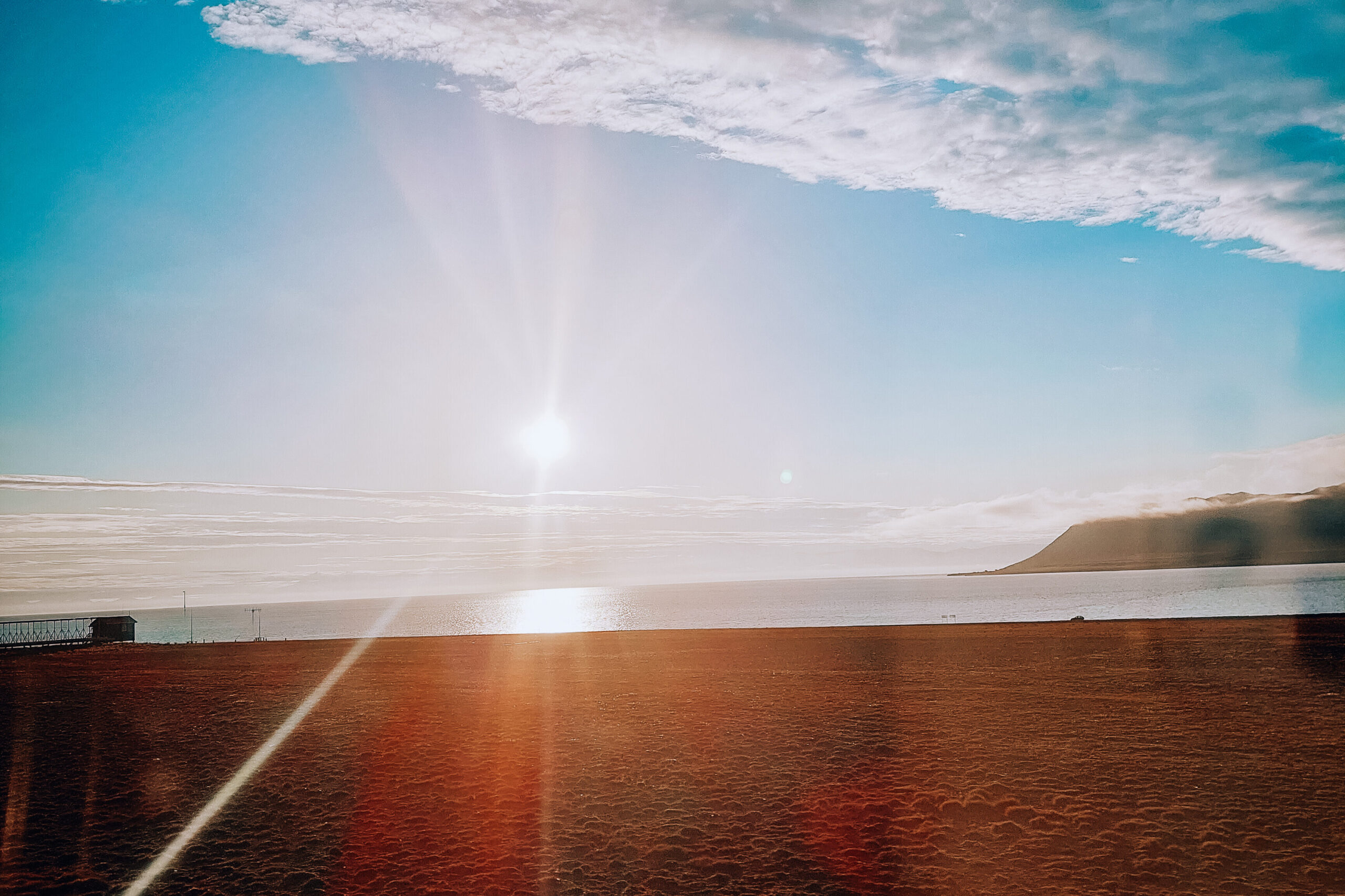 Svalbard alle 2 del mattino, con il sole ancora alto