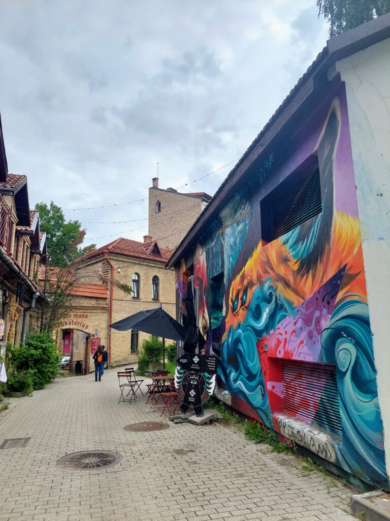 Murales lungo la strada a Vilnius